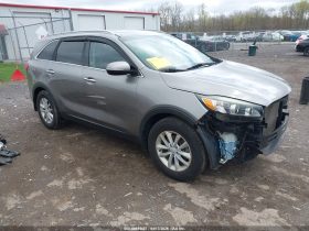 KIA SORENTO 2.4L LX, 2018 (2017)