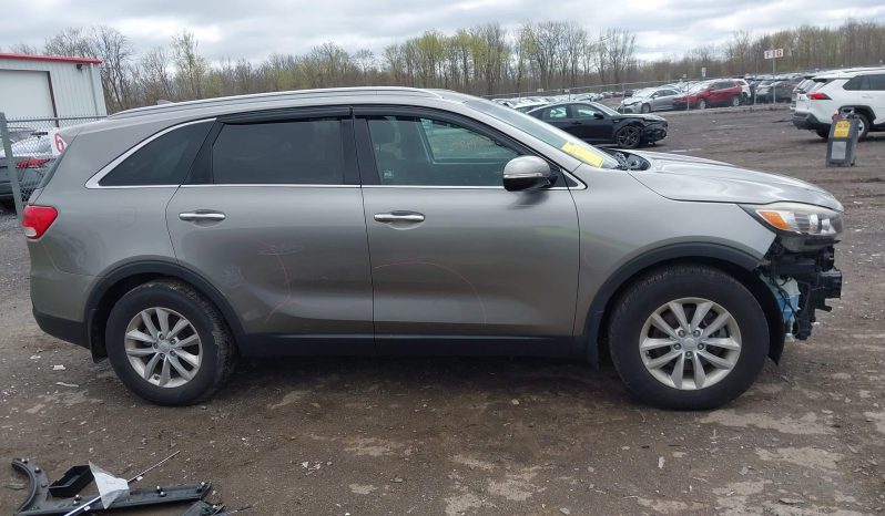 
KIA SORENTO 2.4L LX, 2018 (2017) full									