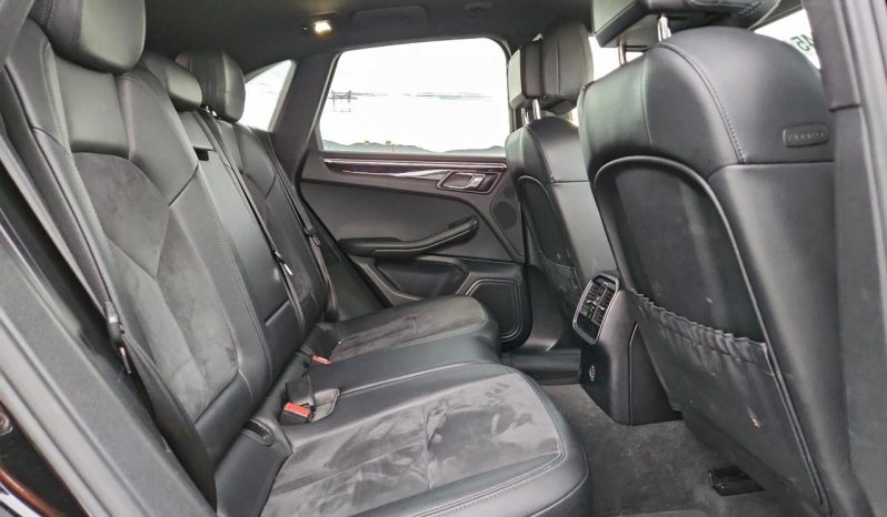 
PORSCHE MACAN, 2017 full									