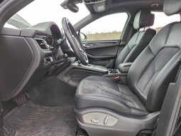 
PORSCHE MACAN, 2017 full									