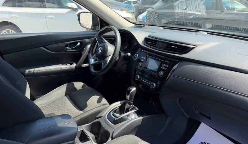
NISSAN ROGUE SV, 2017 full									