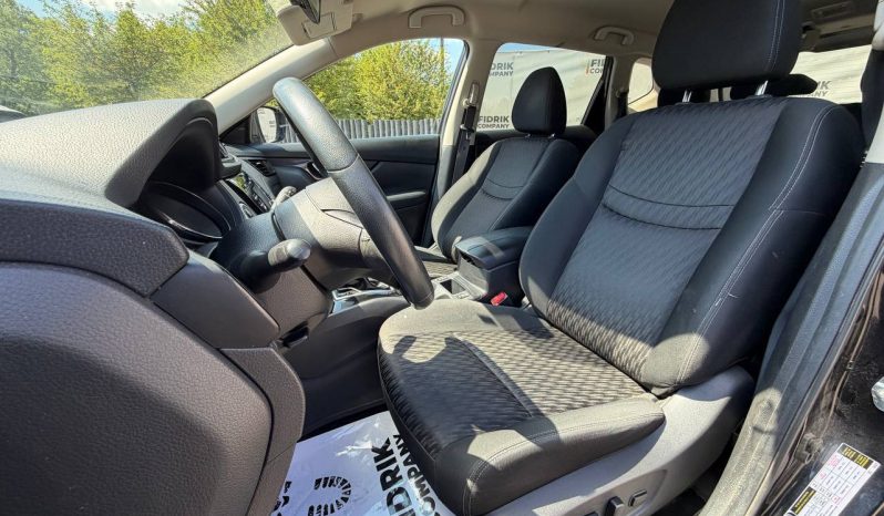 
NISSAN ROGUE SV, 2017 full									