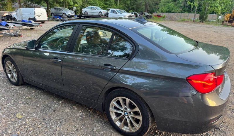 
BMW 320 XI, 2017 full									