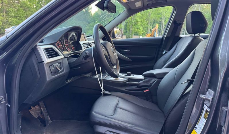 
BMW 320 XI, 2017 full									