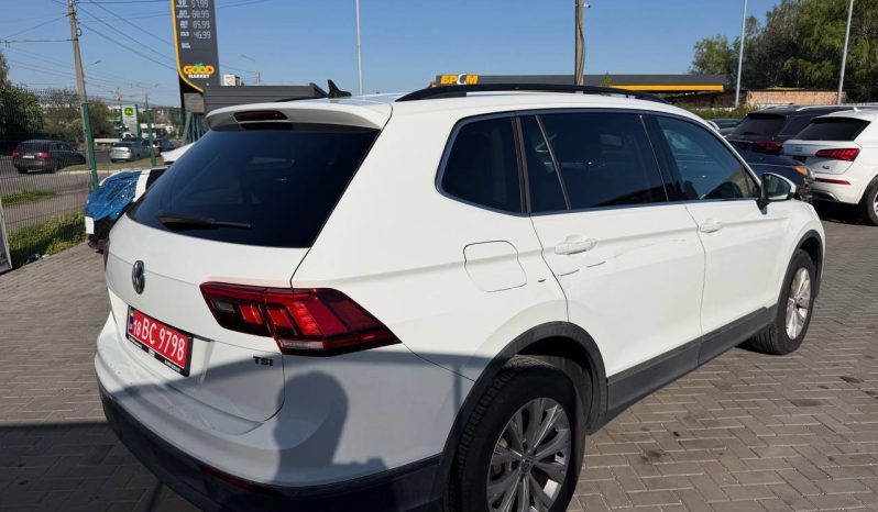 
VOLKSWAGEN TIGUAN SE, 2018 (2017) full									