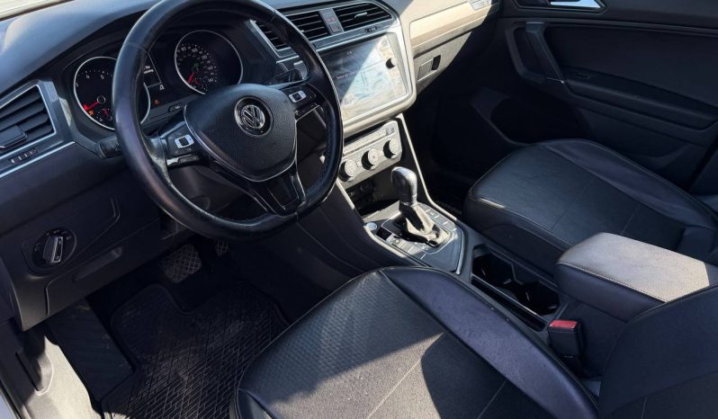 
VOLKSWAGEN TIGUAN SE, 2018 (2017) full									