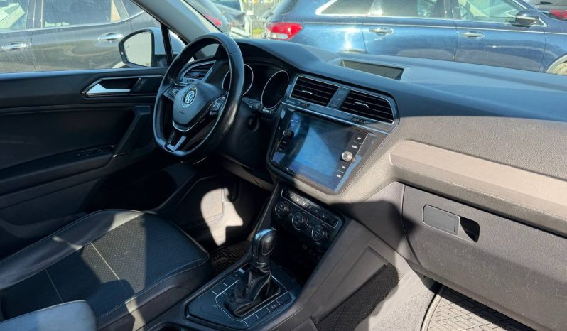 
VOLKSWAGEN TIGUAN SE, 2018 (2017) full									