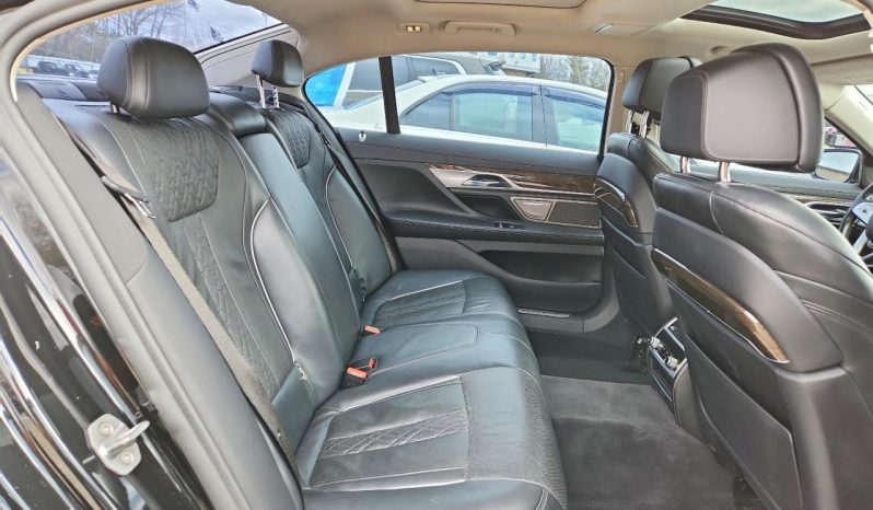 
BMW 750 XI, 2020 (2019) full									