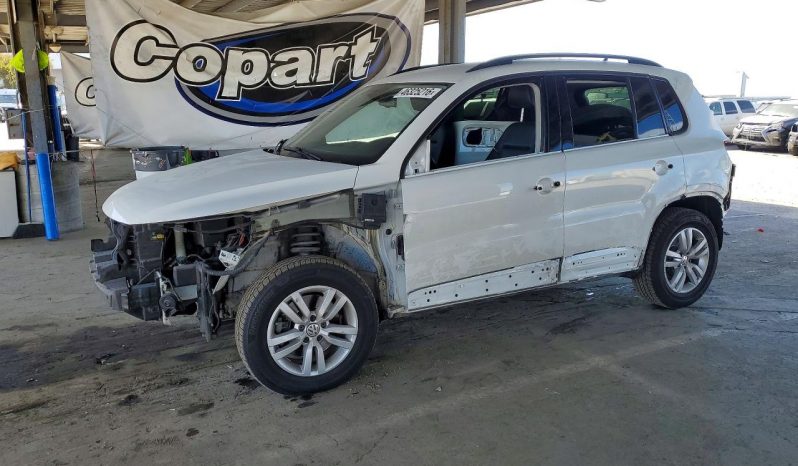 
VOLKSWAGEN TIGUAN S, 2017 (2016) full									