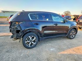 KIA SPORTAGE LX, 2022 (2021)