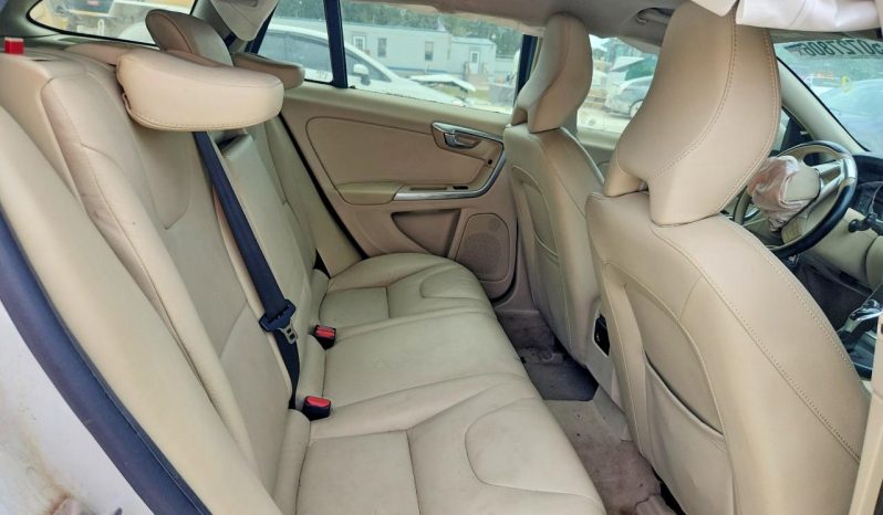 
VOLVO V60 T5 PREMIER, 2016 (2015) full									