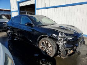 FORD MUSTANG MACH-E PREMIUM, 2023