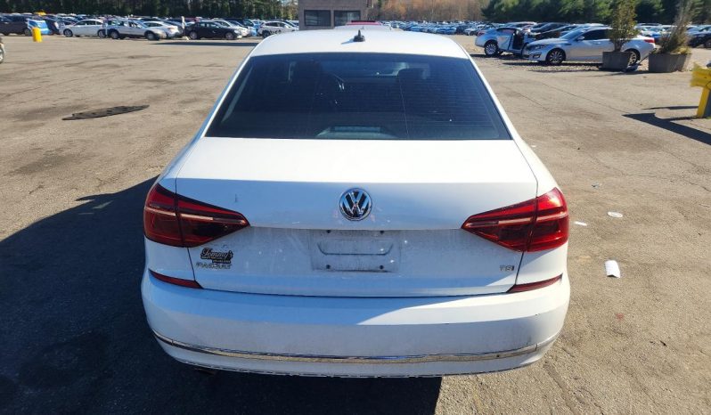 
VOLKSWAGEN PASSAT S, 2018 full									