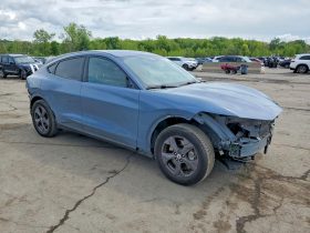 FORD MUSTANG MACH-E SELECT, 2023