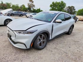 FORD MUSTANG MACH-E SELECT, 2022