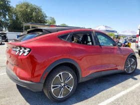 FORD MUSTANG MACH-E SELECT, 2022
