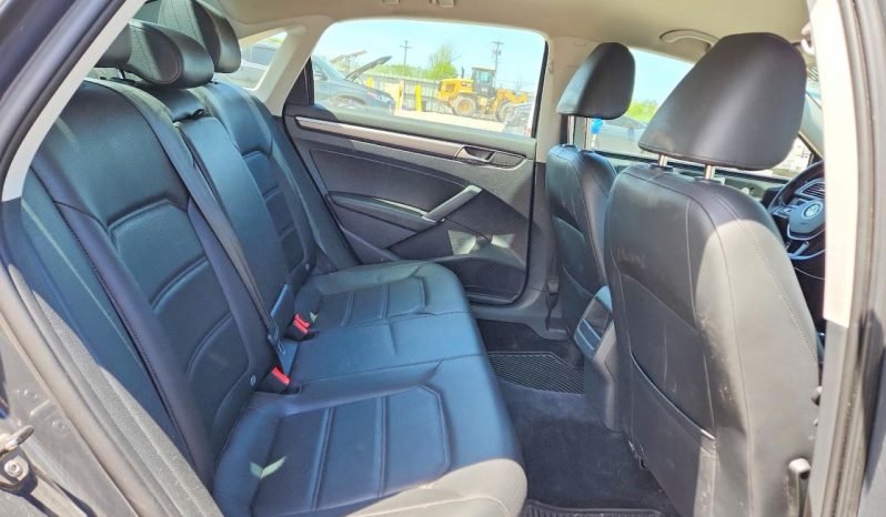 
VOLKSWAGEN PASSAT R-LINE, 2017 full									