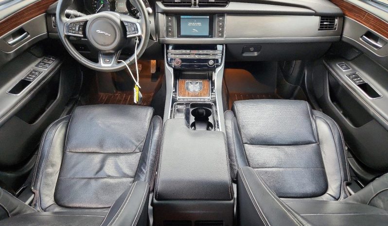 
JAGUAR XF S, 2016 full									