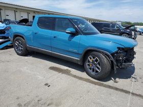 RIVIAN R1T LAUNCH EDITION, 2022 (2021)