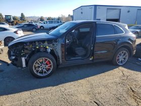 PORSCHE CAYENNE S HYBRID, 2025 (2024)