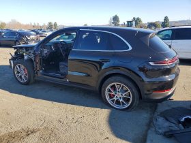 PORSCHE CAYENNE S HYBRID, 2025 (2024)