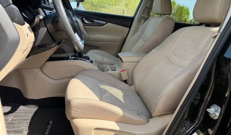 
NISSAN ROGUE SV, 2017 full									