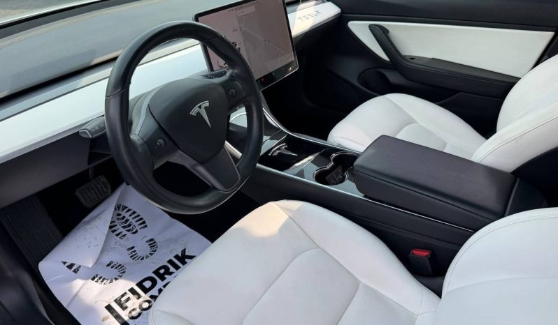 
TESLA MODEL 3 MR RWD, 2019 full									