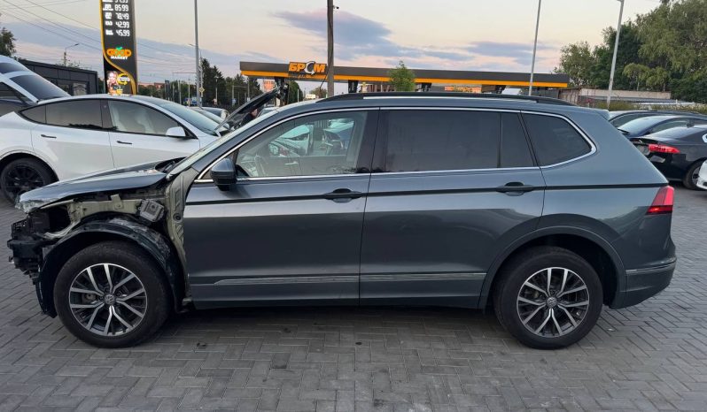 
VOLKSWAGEN TIGUAN SE, 2020 full									