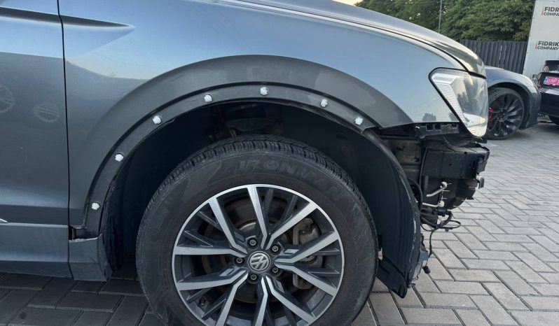 
VOLKSWAGEN TIGUAN SE, 2020 full									