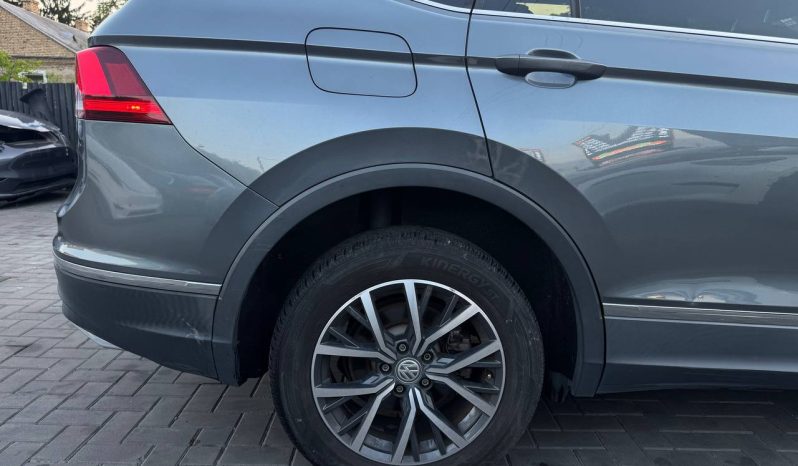 
VOLKSWAGEN TIGUAN SE, 2020 full									