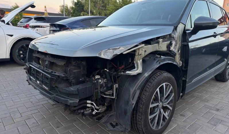 
VOLKSWAGEN TIGUAN SE, 2020 full									