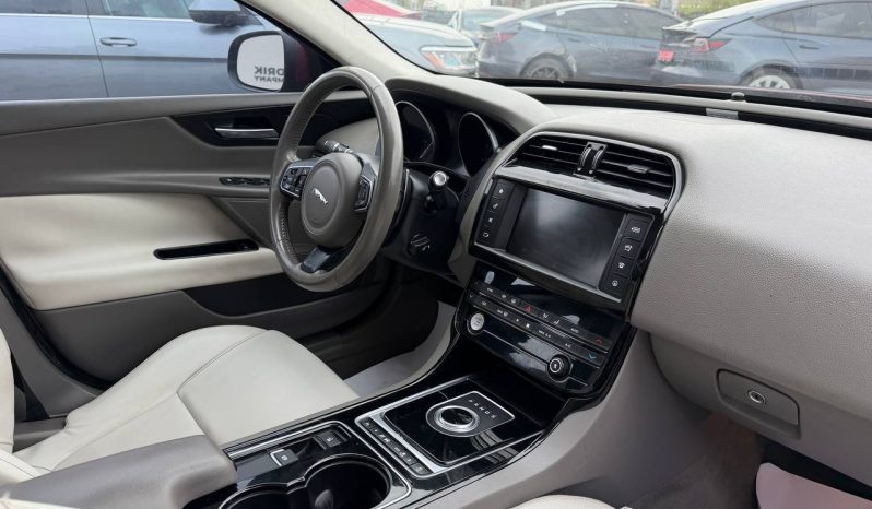 
JAGUAR XE, 2017 (2016) full									