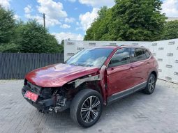 VOLKSWAGEN TIGUAN 2.0T SEL, 2018 (2017)