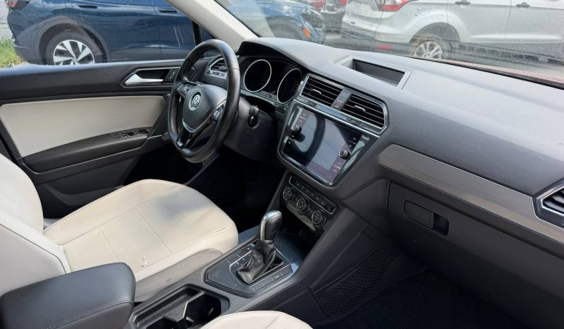 
VOLKSWAGEN TIGUAN 2.0T SEL, 2018 (2017) full									
