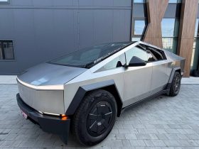 TESLA CYBERTRUCK, 2024