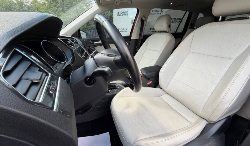 
VOLKSWAGEN TIGUAN 2.0T SEL, 2018 (2017) full									