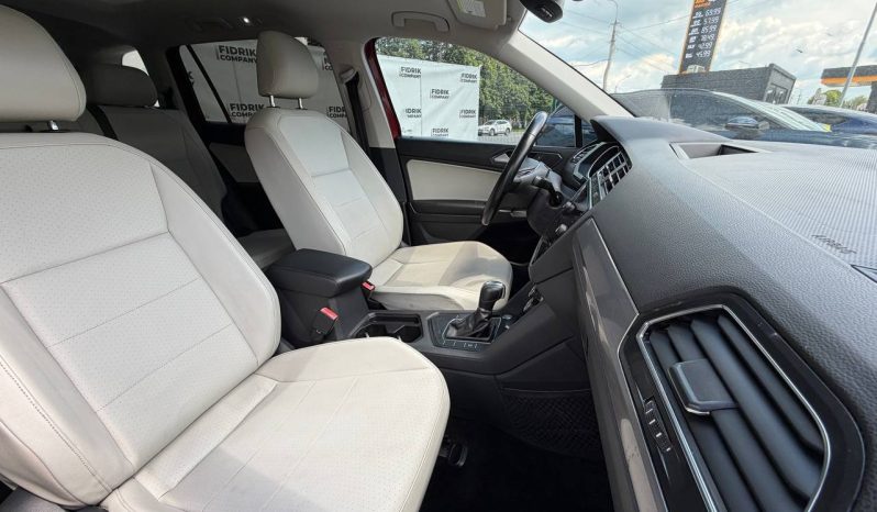 
VOLKSWAGEN TIGUAN 2.0T SEL, 2018 (2017) full									