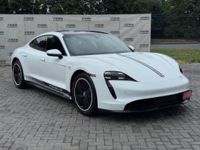 PORSCHE TAYCAN, 2022