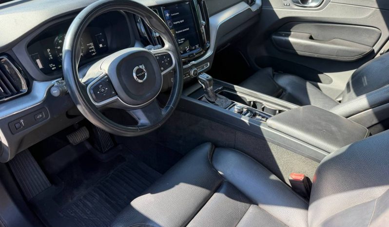 
VOLVO XC60 T5 MOMENTUM, 2019 (2018) full									