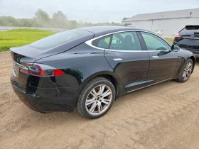 TESLA MODEL S 75D, 2017