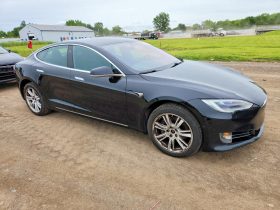 TESLA MODEL S 75D, 2017