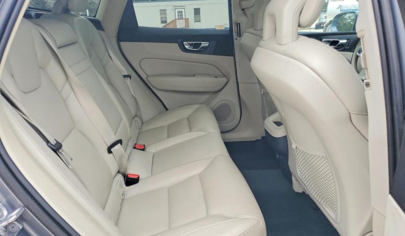
VOLVO XC60 T5 MOMENTUM, 2019 (2018) full									