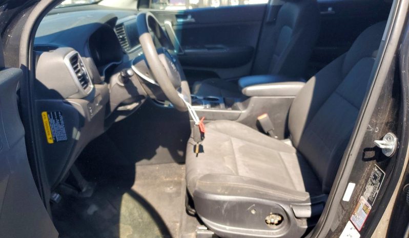 
KIA SPORTAGE LX, 2021 full									