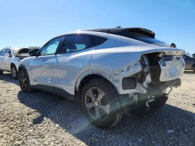 FORD MUSTANG MACH-E SELECT, 2023