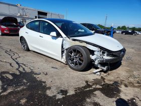 TESLA MODEL 3 RWD, 2023 (2022)