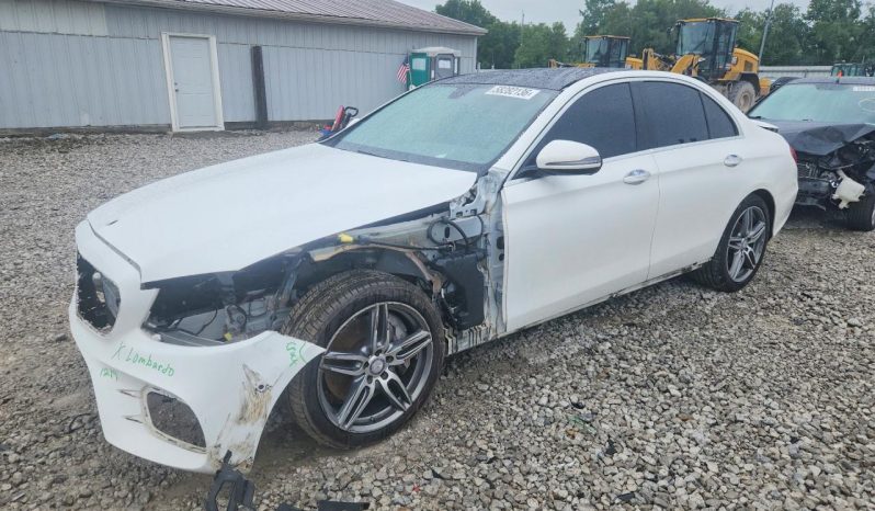 
MERCEDES-BENZ E 300 4MATIC, 2017 (2016) full									