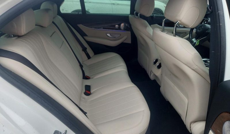
MERCEDES-BENZ E 300 4MATIC, 2017 (2016) full									