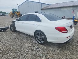
MERCEDES-BENZ E 300 4MATIC, 2017 (2016) full									