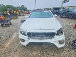 
MERCEDES-BENZ E 300 4MATIC, 2017 (2016) full									