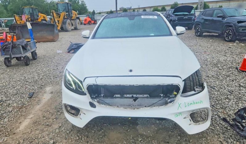 
MERCEDES-BENZ E 300 4MATIC, 2017 (2016) full									